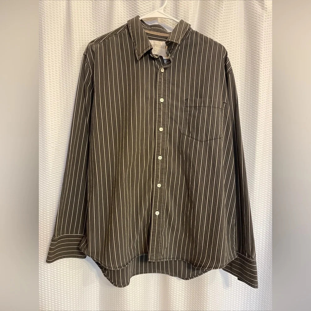 Aeropostale 100% cotton Gray Stripe Long Sleeve Button Down Shirt Men’s Large